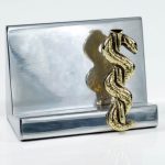 Καρτοθήκη ιατρών με ορειχάλκινο φίδι