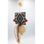 Γούρι υφαντό με ξύλινο ρόδι μεγάλο