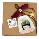 Κρεμαστό γούρι κοπέλα-καράβι