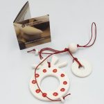 Χειροποίητο κρεμαστό κεραμικό γούρι στολίδι (0092)