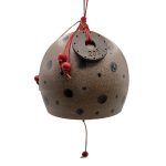 Χειροποίητο κεραμικό γούρι-καμπάνα βούλες (0103)