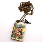 Μενταγιόν βιβλίο "αλφαβητάριο"