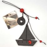 Χειροποίητο κρεμαστό κεραμικό γούρι καράβι (0100)