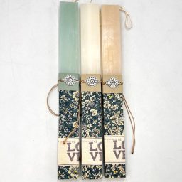 Λαμπάδα λεπτή LOVE με βραχιολάκι boho