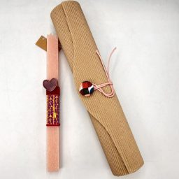 Λαμπάδα με καρφίτσα καρδιά